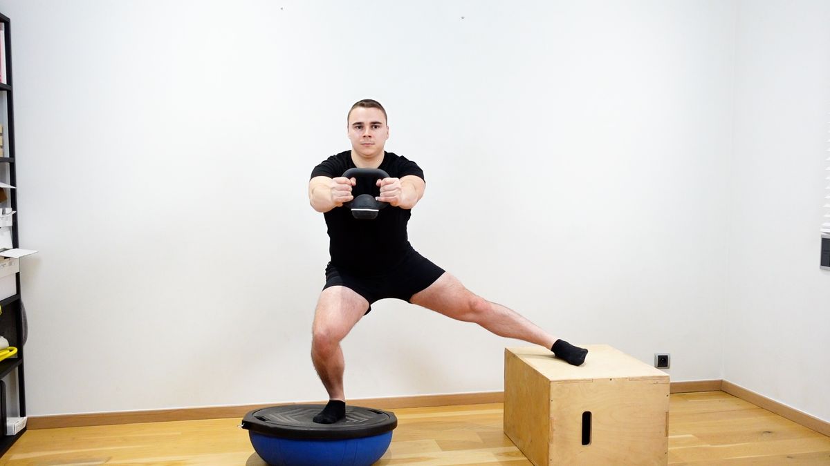 Lateral Lunge on Bosu With Destabilization