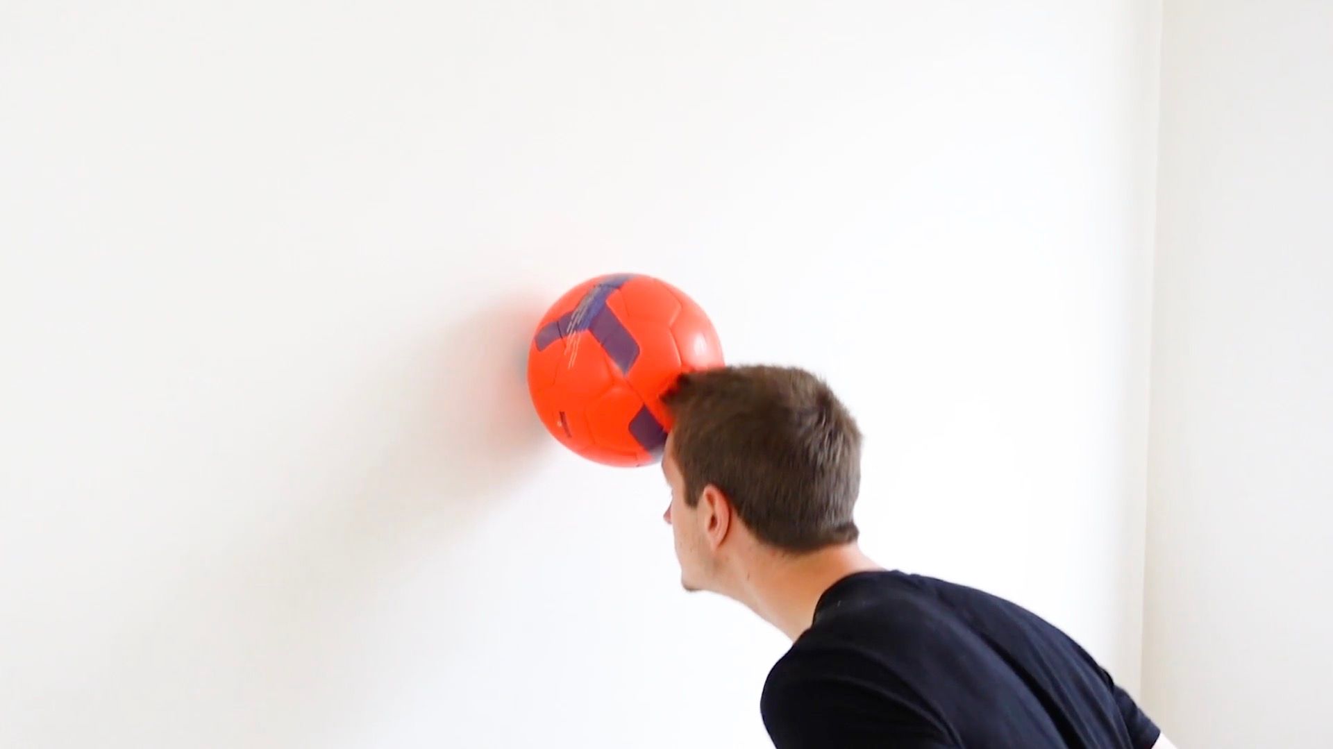 Renforcement cervical isométrique avec ballon, vue 2