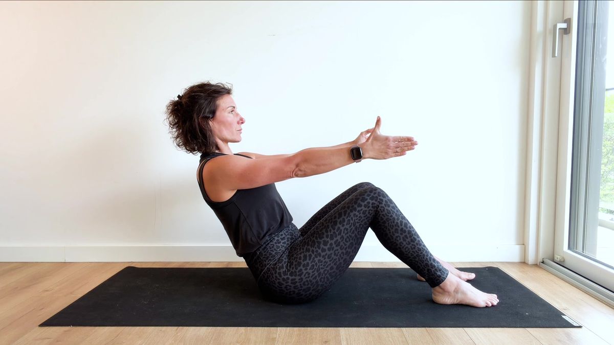 Bateau (« Navasana ») avec pieds au sol