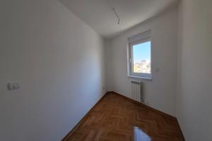 Svetao i funkcionalan stan u novogradnji u centru grada – 63 m² 4