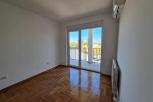 Svetao i funkcionalan stan u novogradnji u centru grada – 63 m² 5