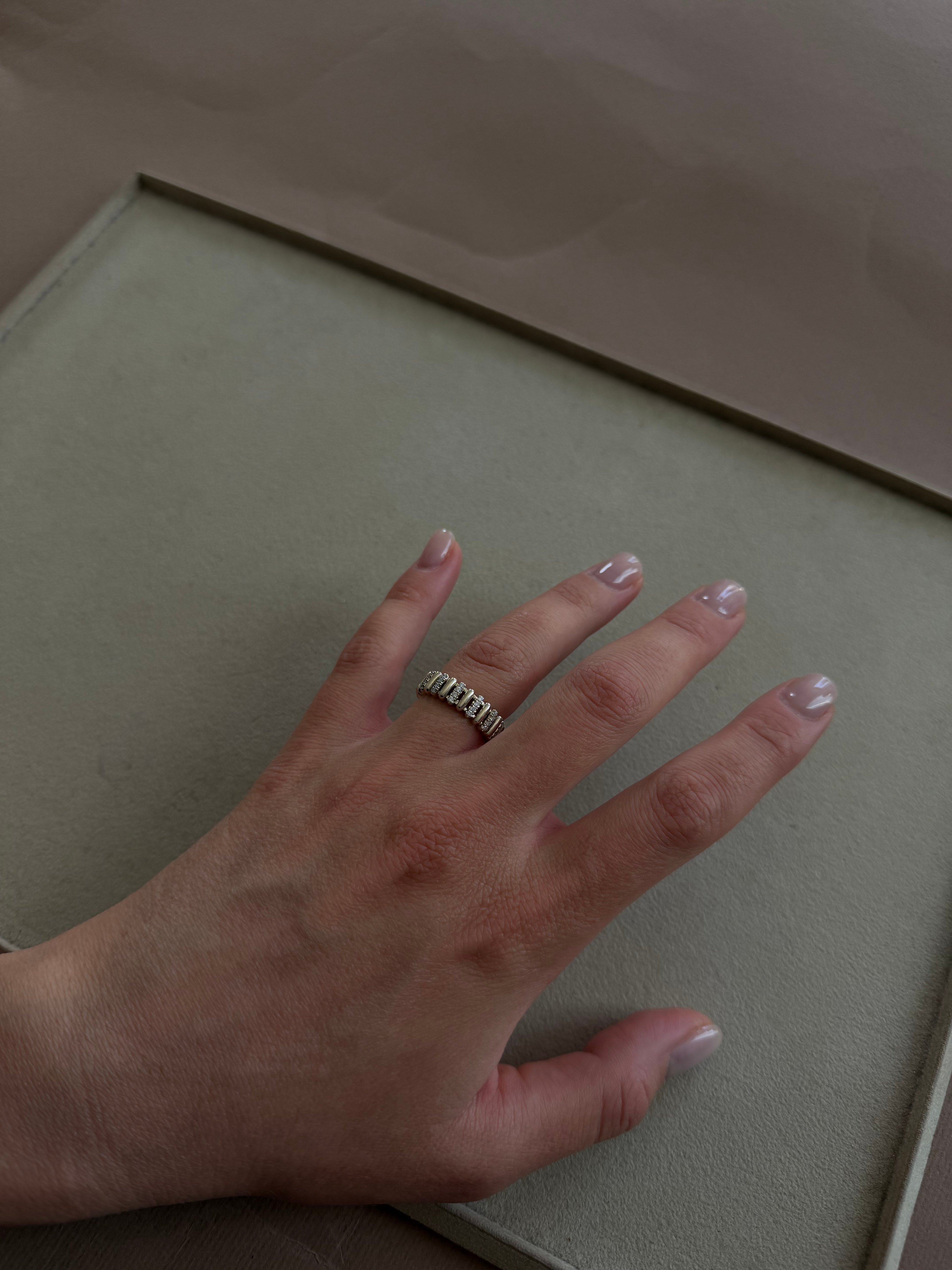 Ribbed Diamond Band