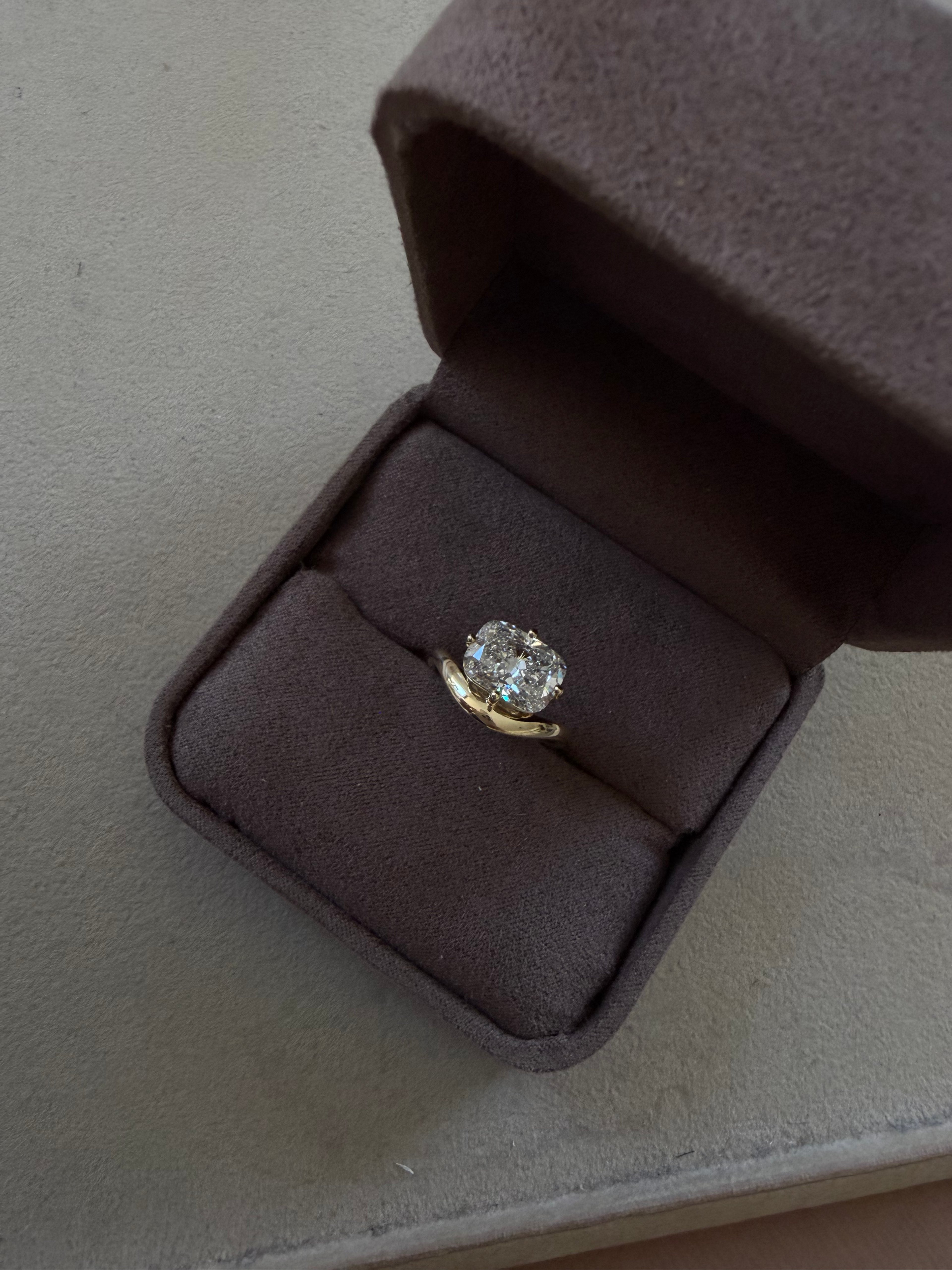 Bold Floating Cushion Wave Ring