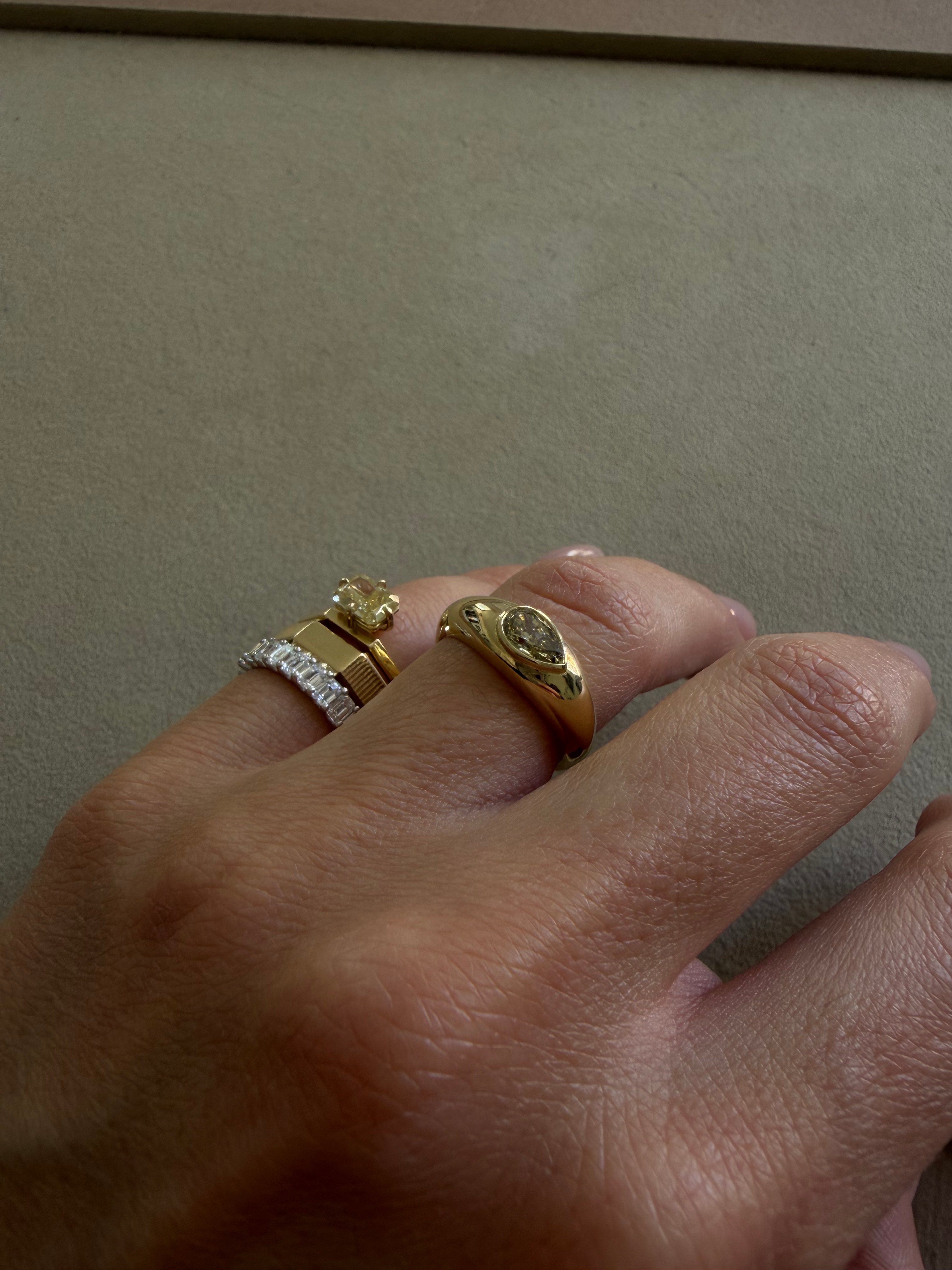Pear Bezel Band