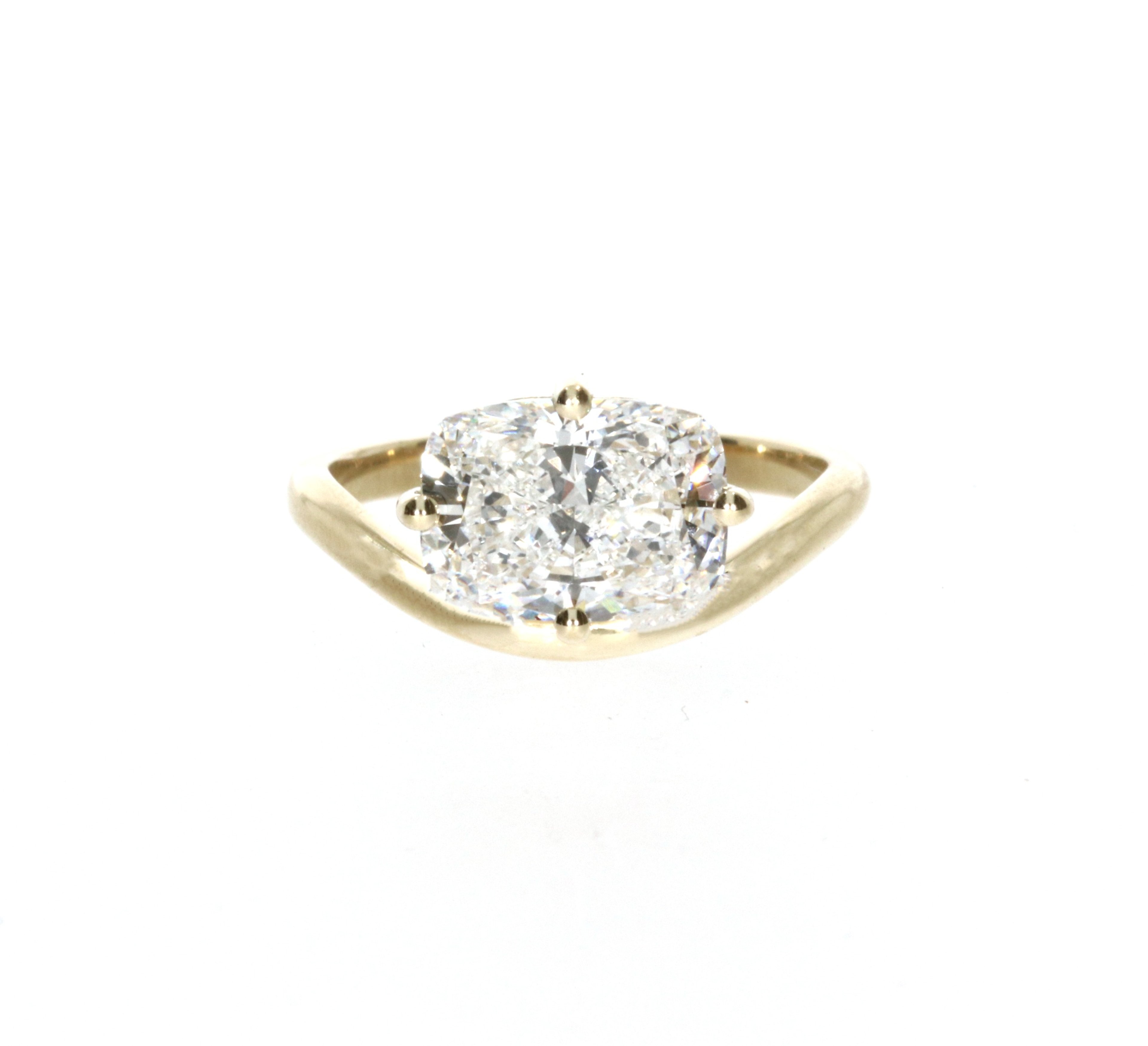 Floating Cushion Wave Ring