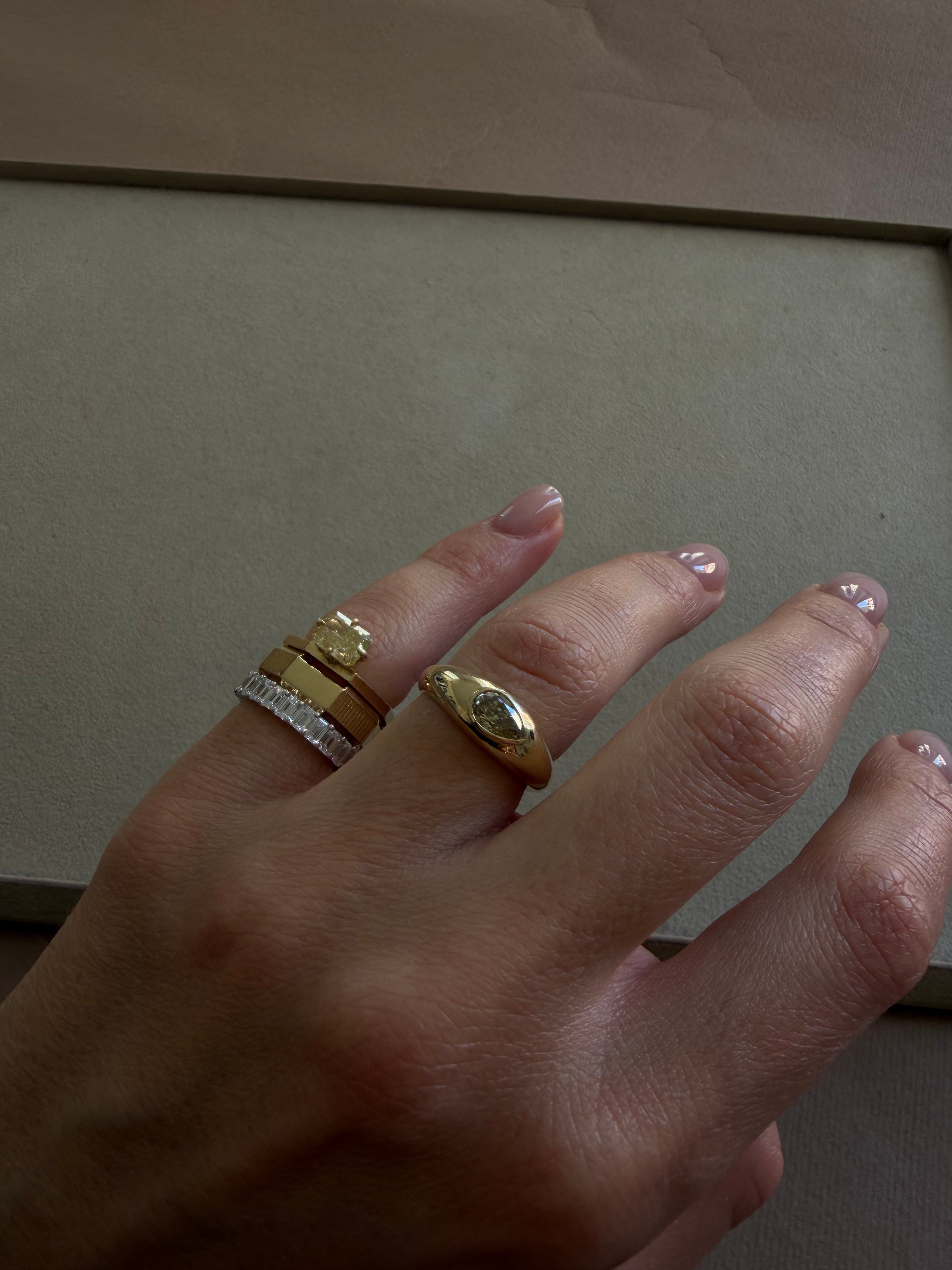 Pear Bezel Band