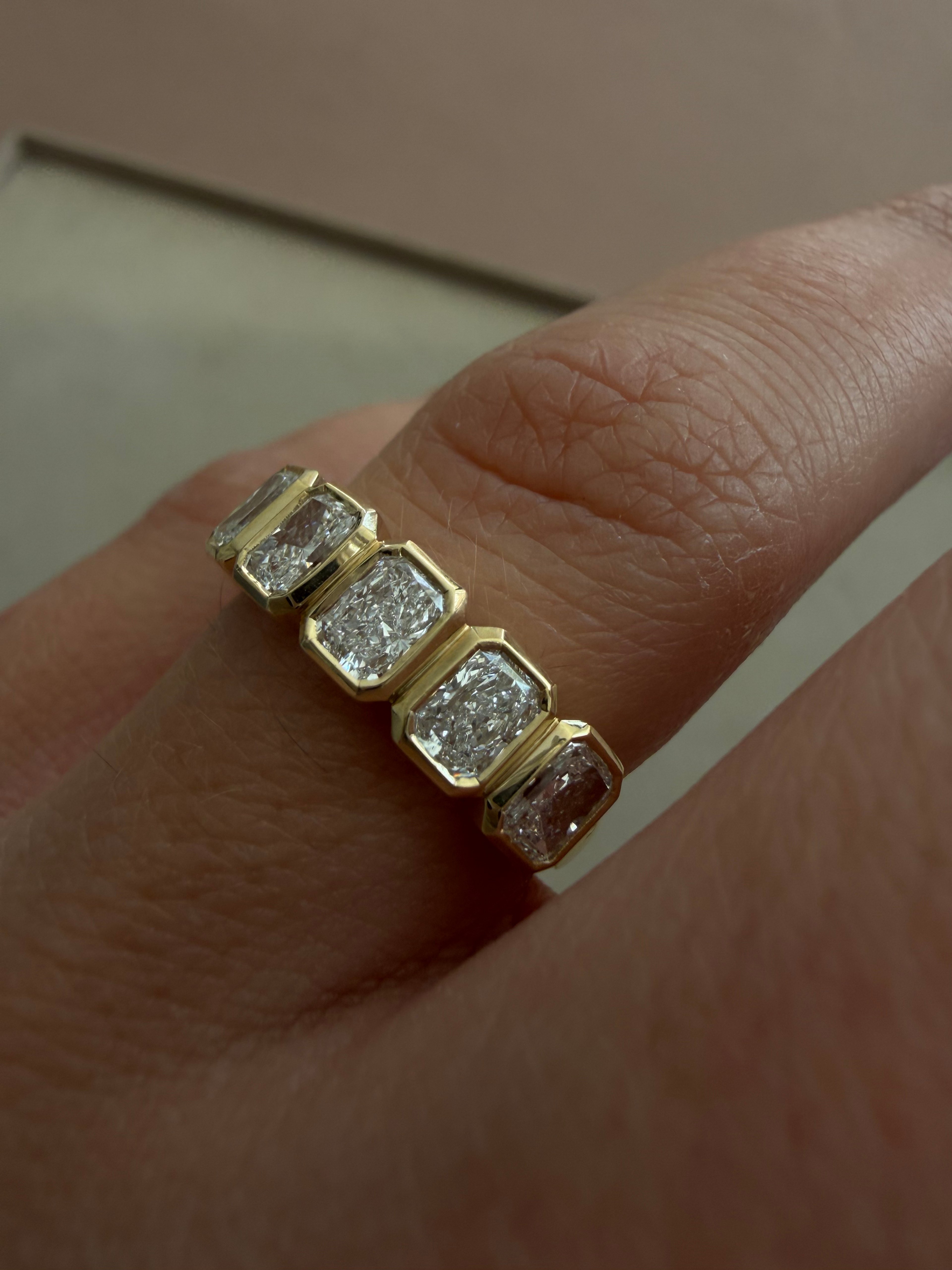 Radiant Bezel Band