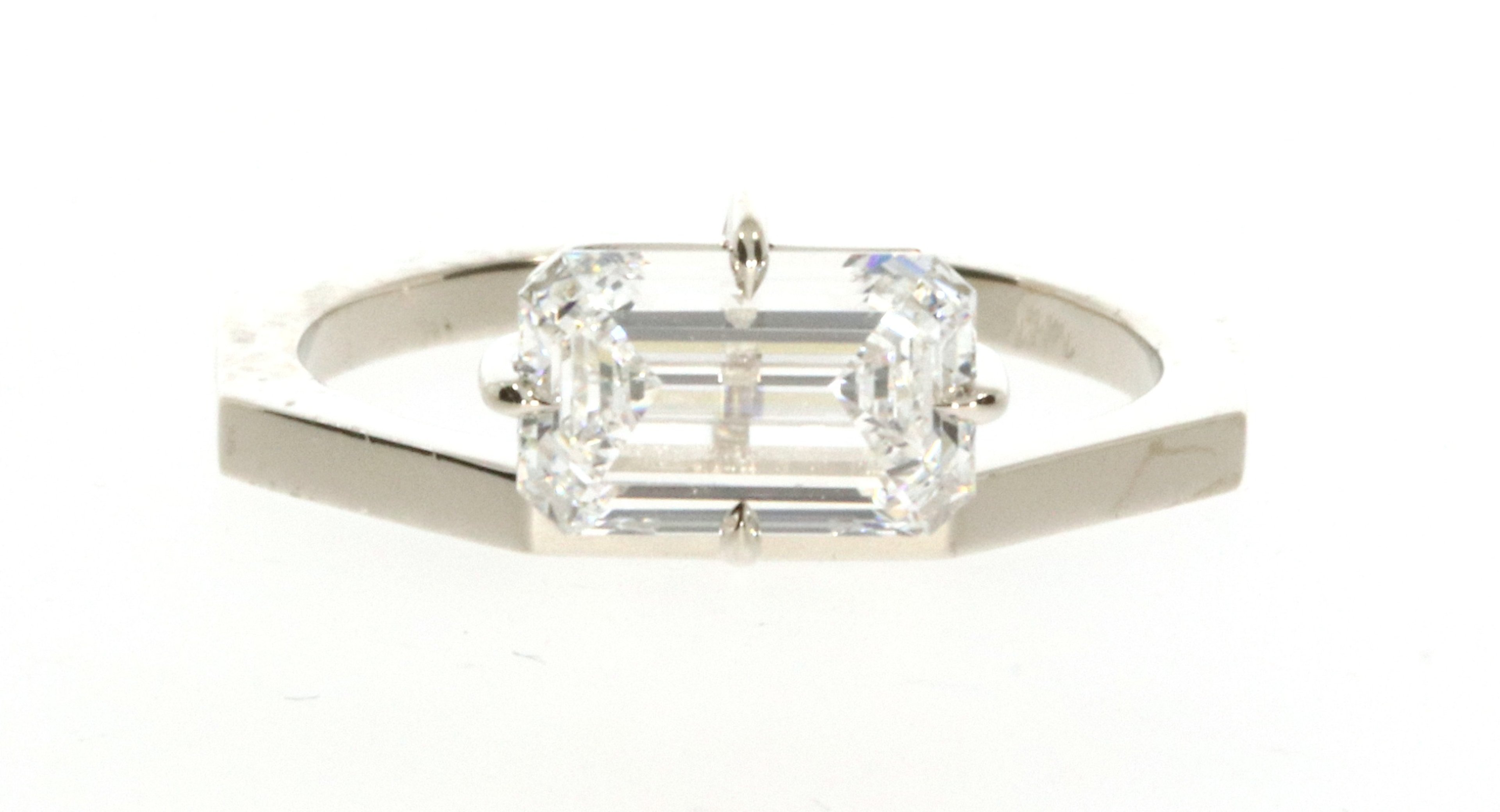 Air Set Boreg Ring (emerald)