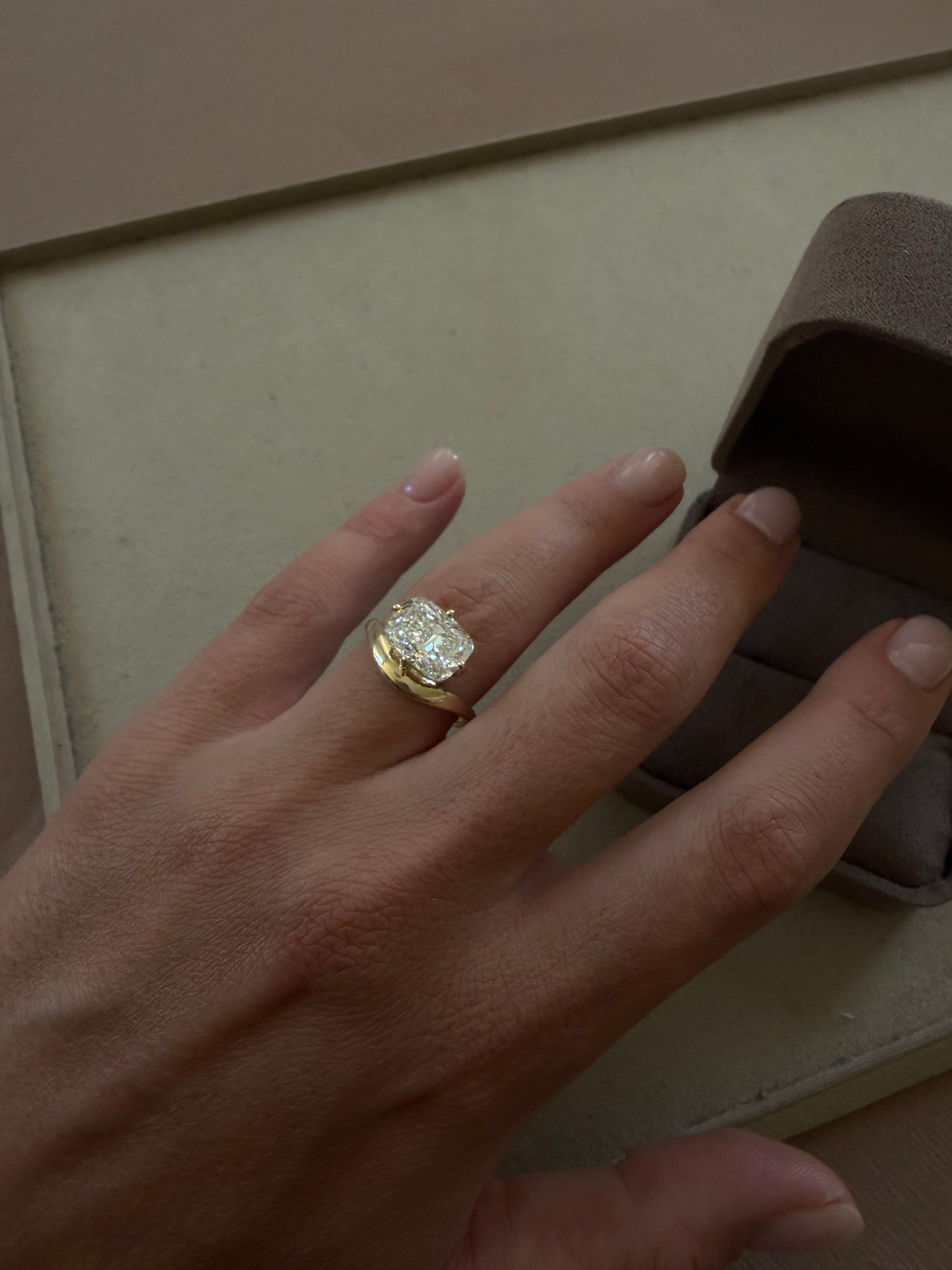 Bold Floating Cushion Wave Ring