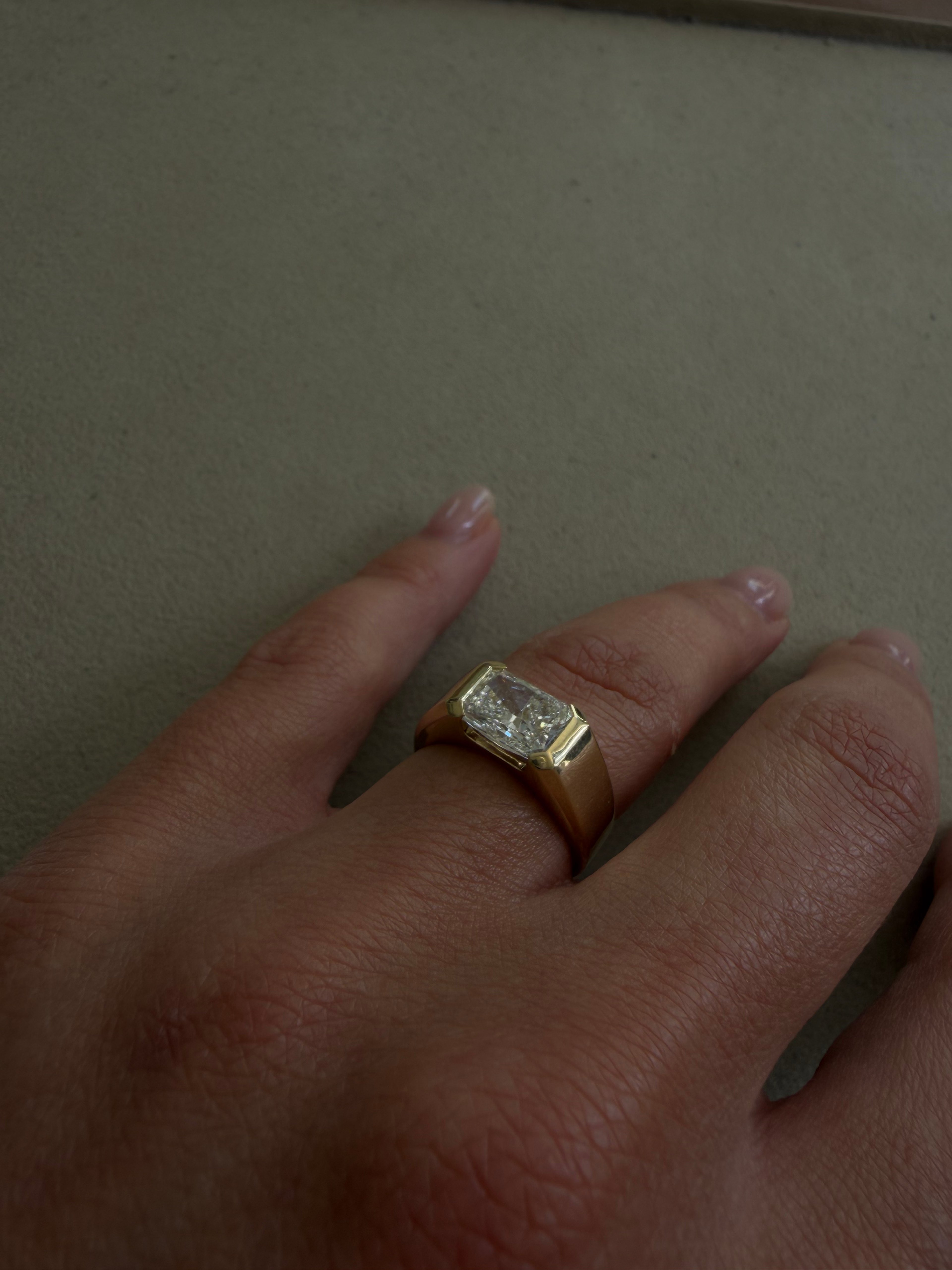 Wide Band Radiant Ring
