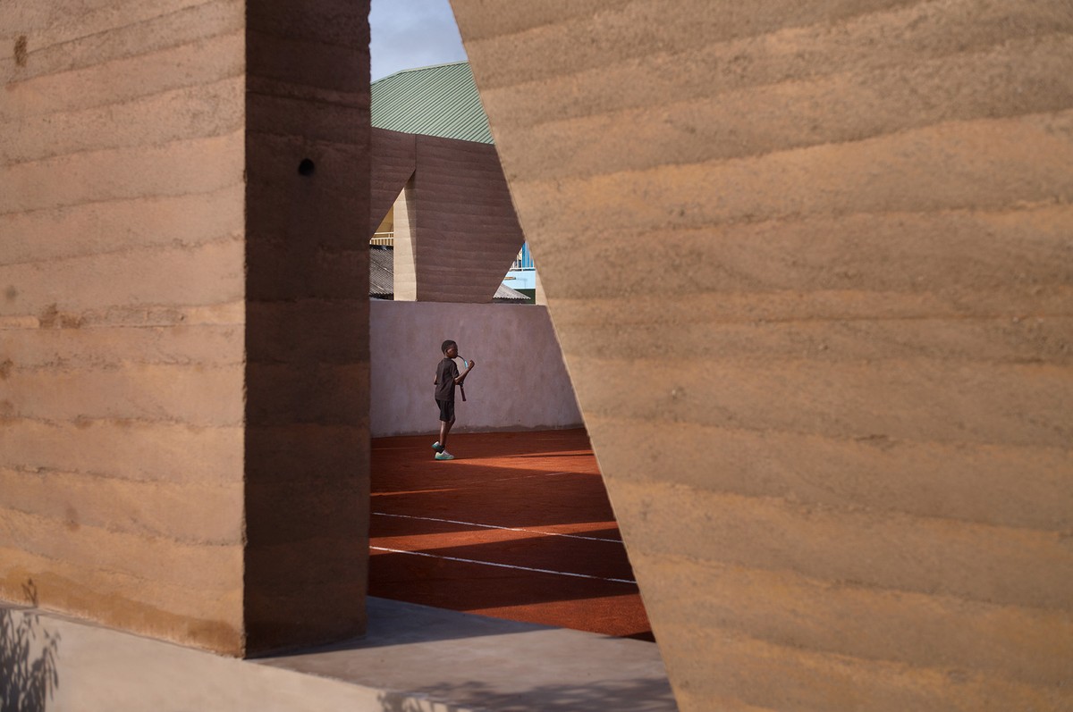 Backyard Community Club by DeRoche Projects