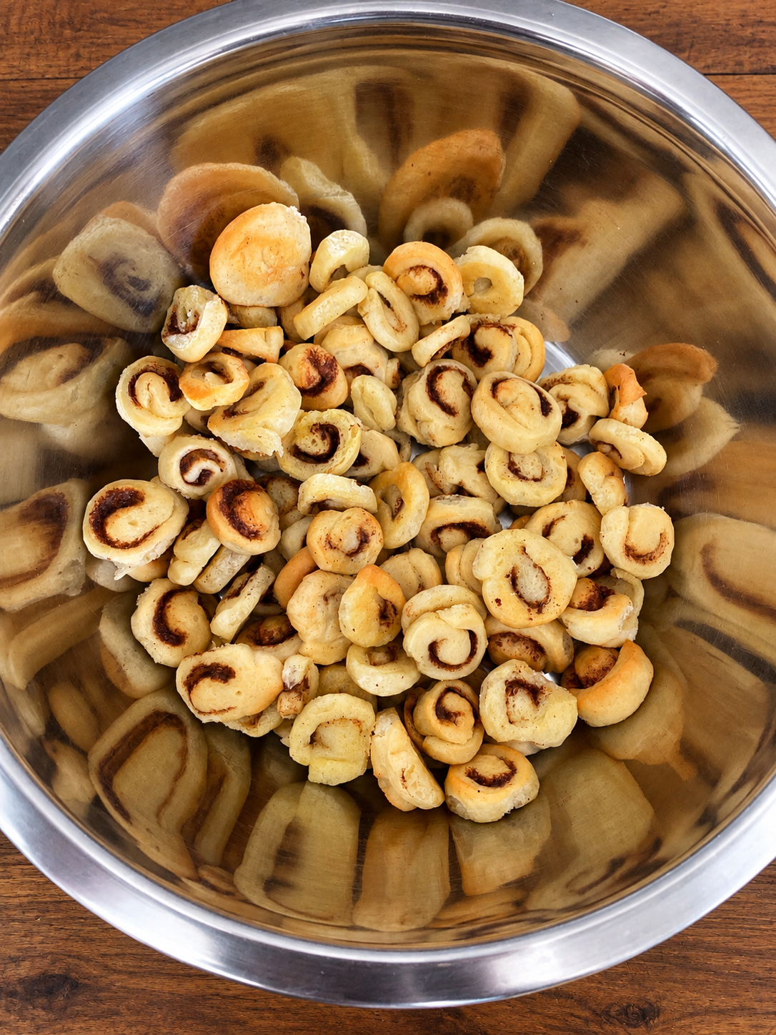 Classic Cinnamon Roll Bites