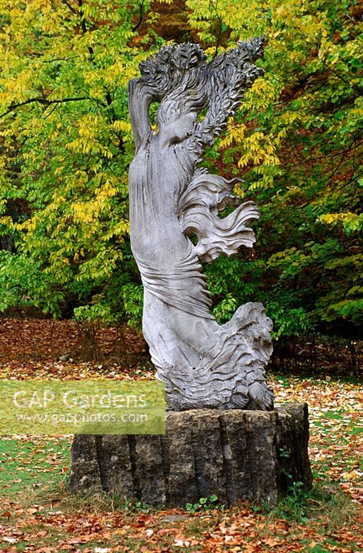 Simon Verity's statue of Daphne, Batsford Arboretum