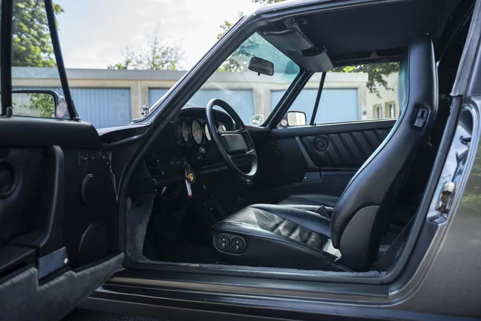 Porsche 911 Carrera 3.2 – Foto 11