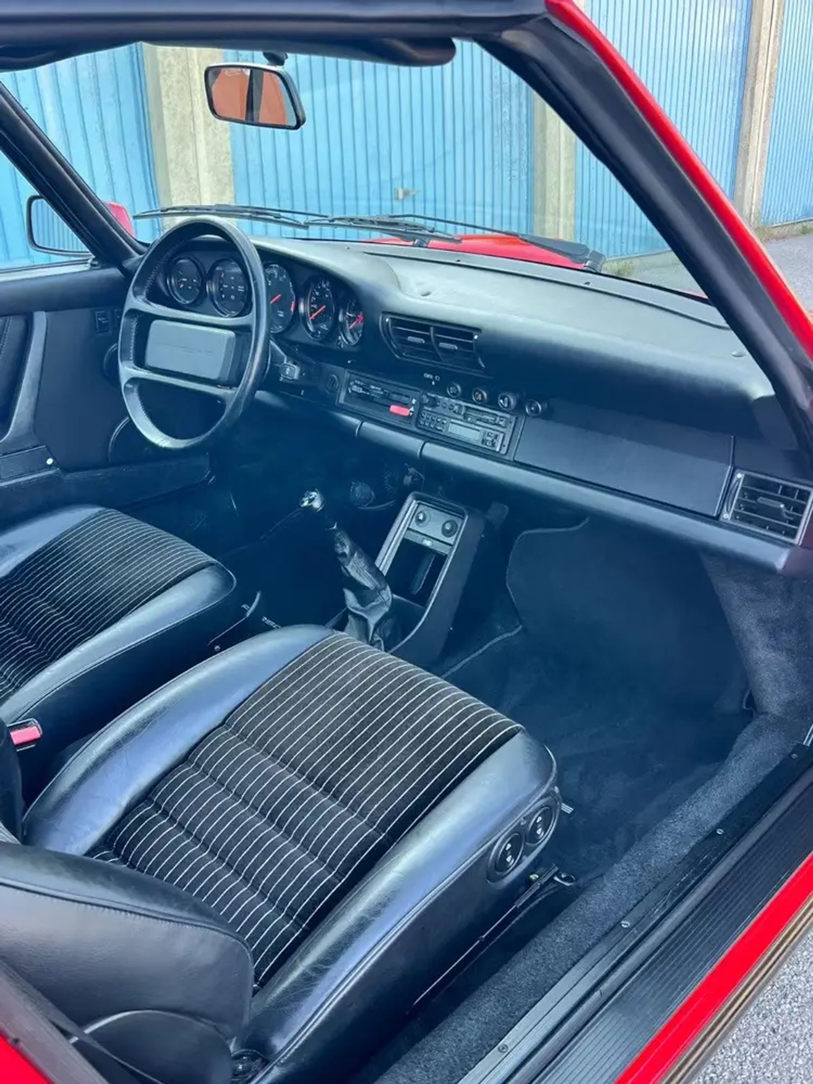 Porsche 911 Carrera 3.2 – Foto 11