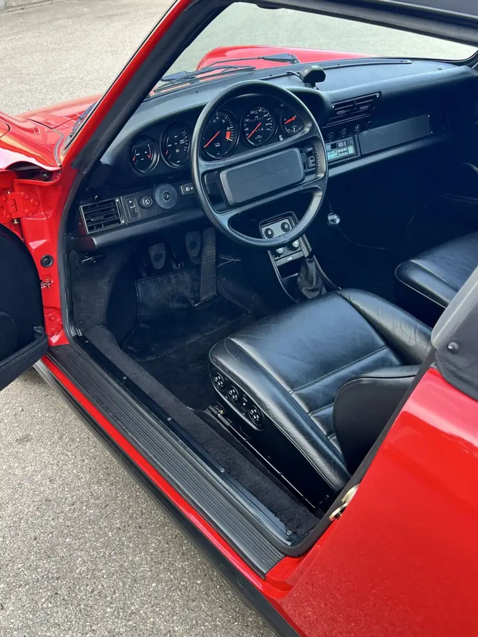 Porsche 911 Carrera 3.2 – Foto 7