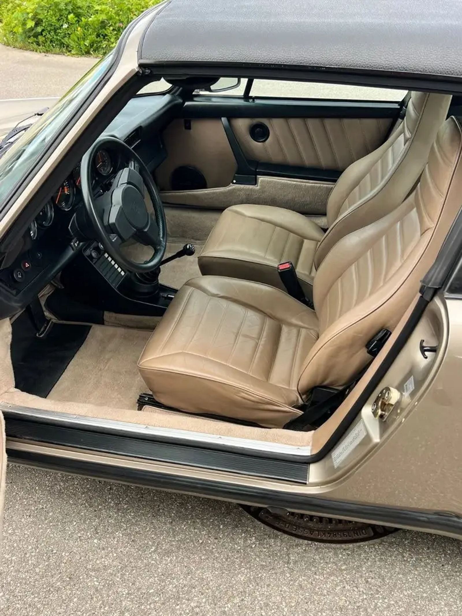 Porsche 911 Carrera 3.2 – Foto 11