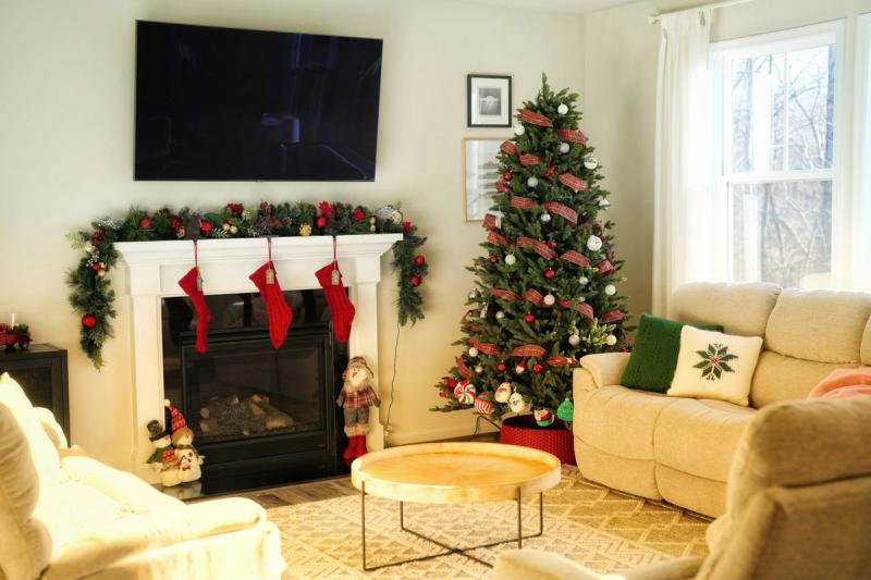 Christmas Decorating Ideas for Living Room Beyond Tree and Mantel