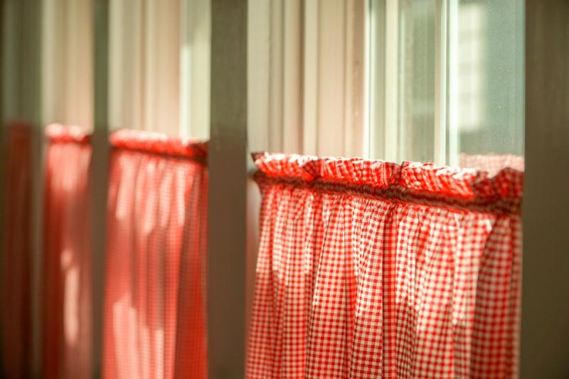 Cafe-style and Tiered Curtains