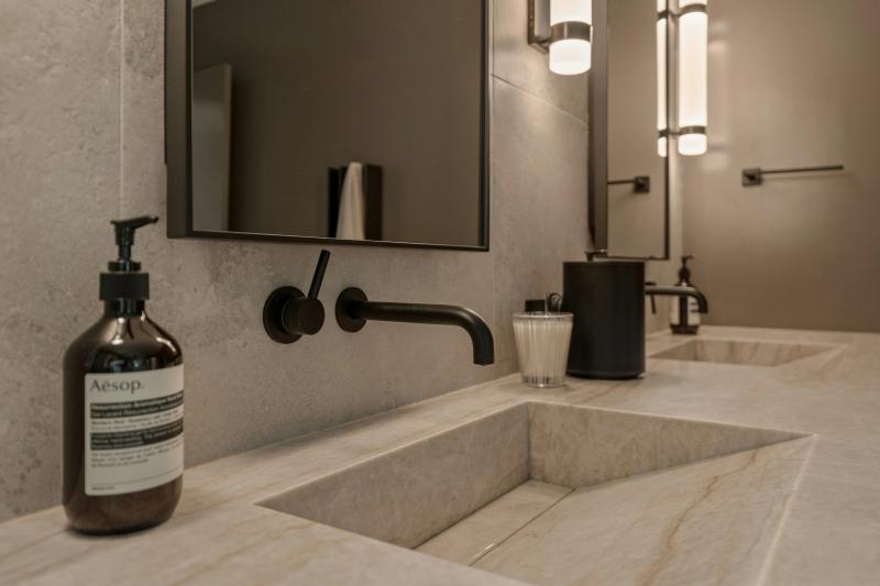 The Bathroom Hardware Choices That Will Cause You Regret (And the Ones That Won't)