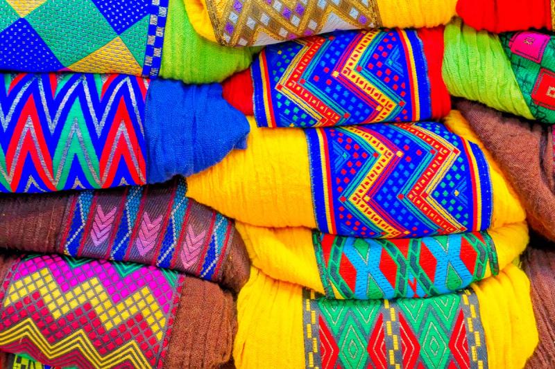 A Guide on Throw blanket sizes and Throw blanket dimensions by All Things Snug