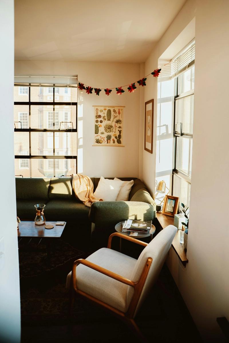 Decorating Vertically When Your Floor Space Is Limited _ Home Decor for Christmas