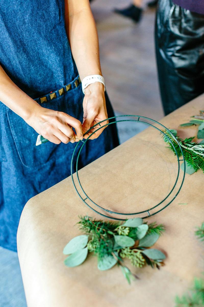 Christmas Wreath DIY: DIY vs. Purchase