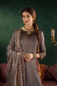 Shimmer Embellished Silk Suit - Thumbnail 10