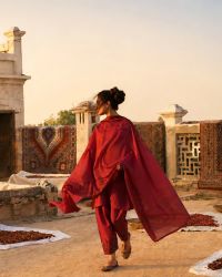 Chiffon Dupatta Lawn Ensemble - Thumbnail 3