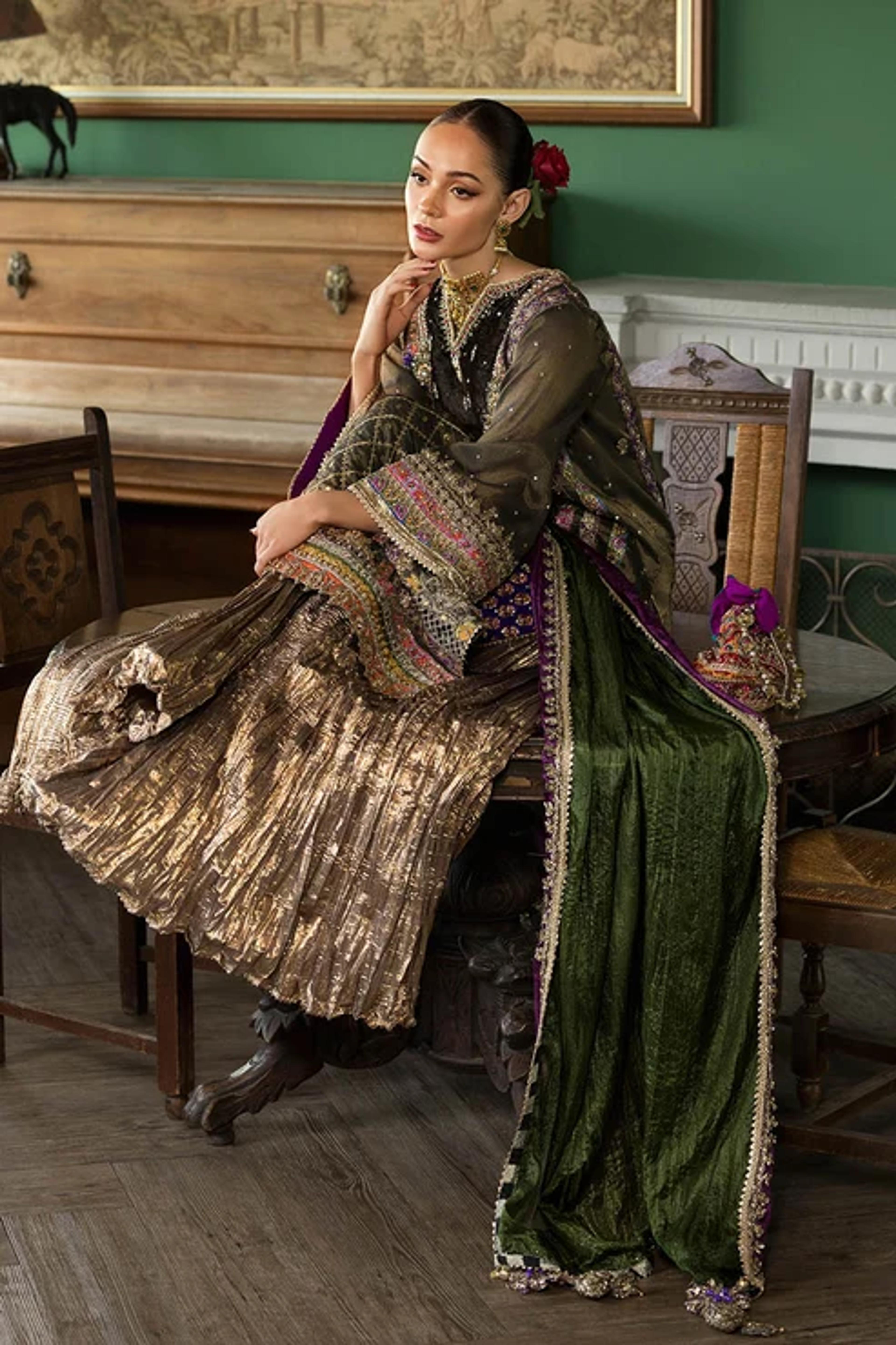 Opulent Aari & Mukesh Embroidered Bridal Suit - Thumbnail 5