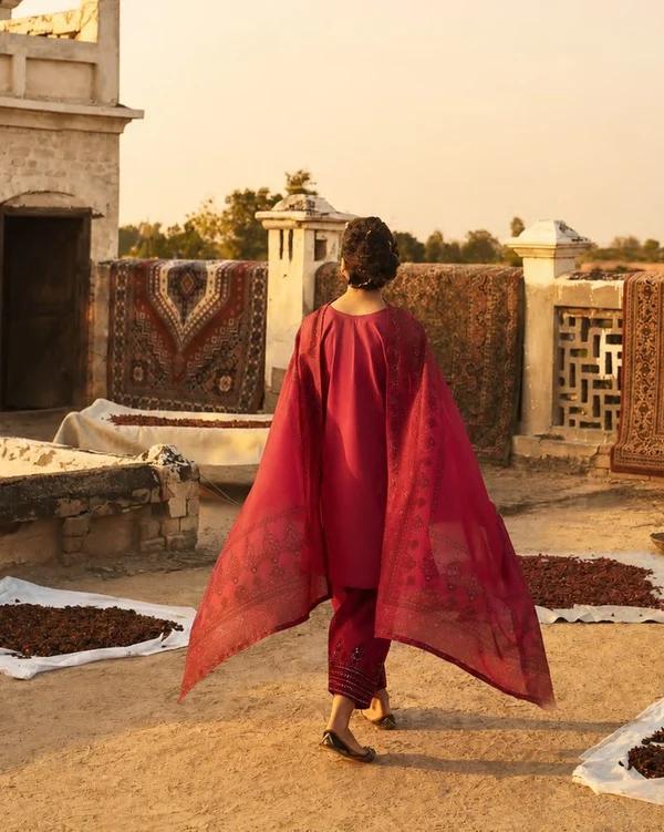 Chiffon Dupatta Lawn Ensemble - Image 2