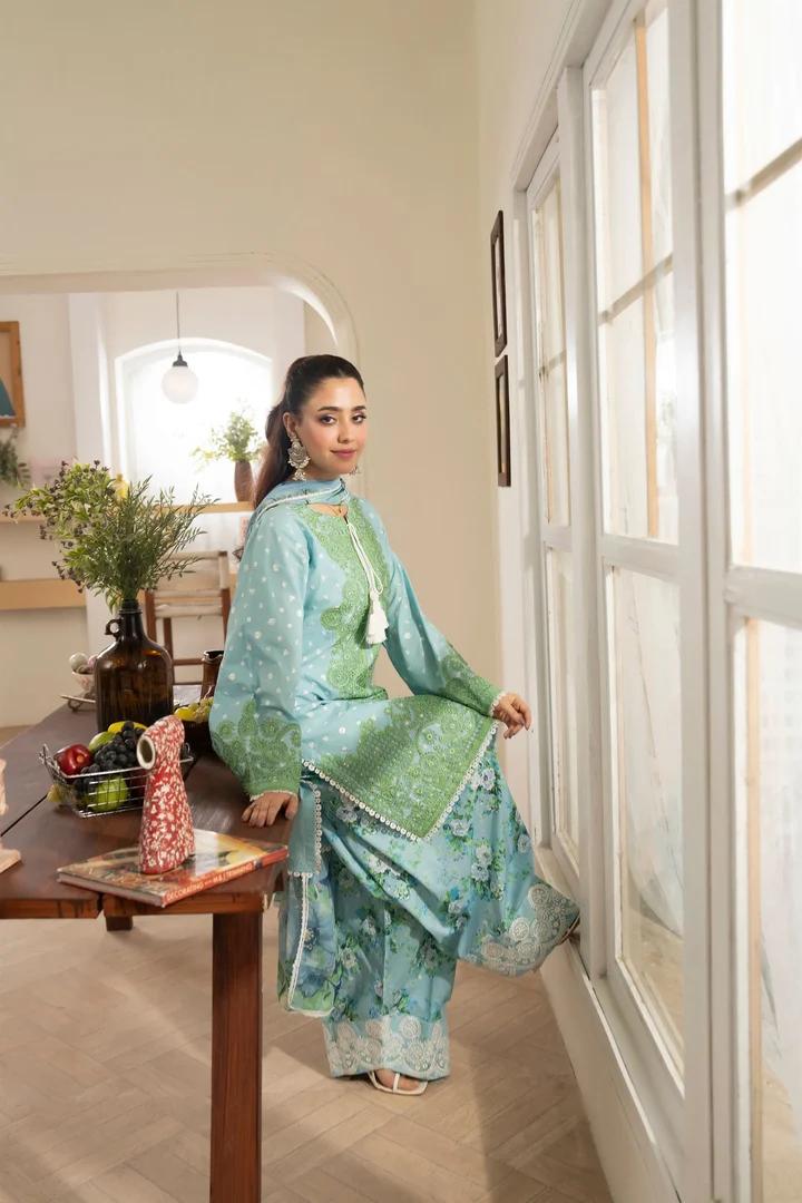 Flowing Farshi Elegance Printed Lawn Suit - Image 2