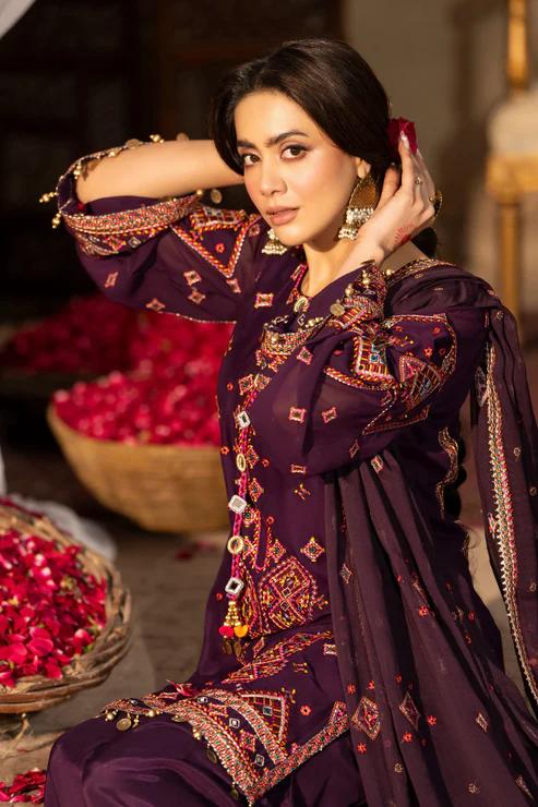Embroidered Short Shirt & Shalwar - Image 10