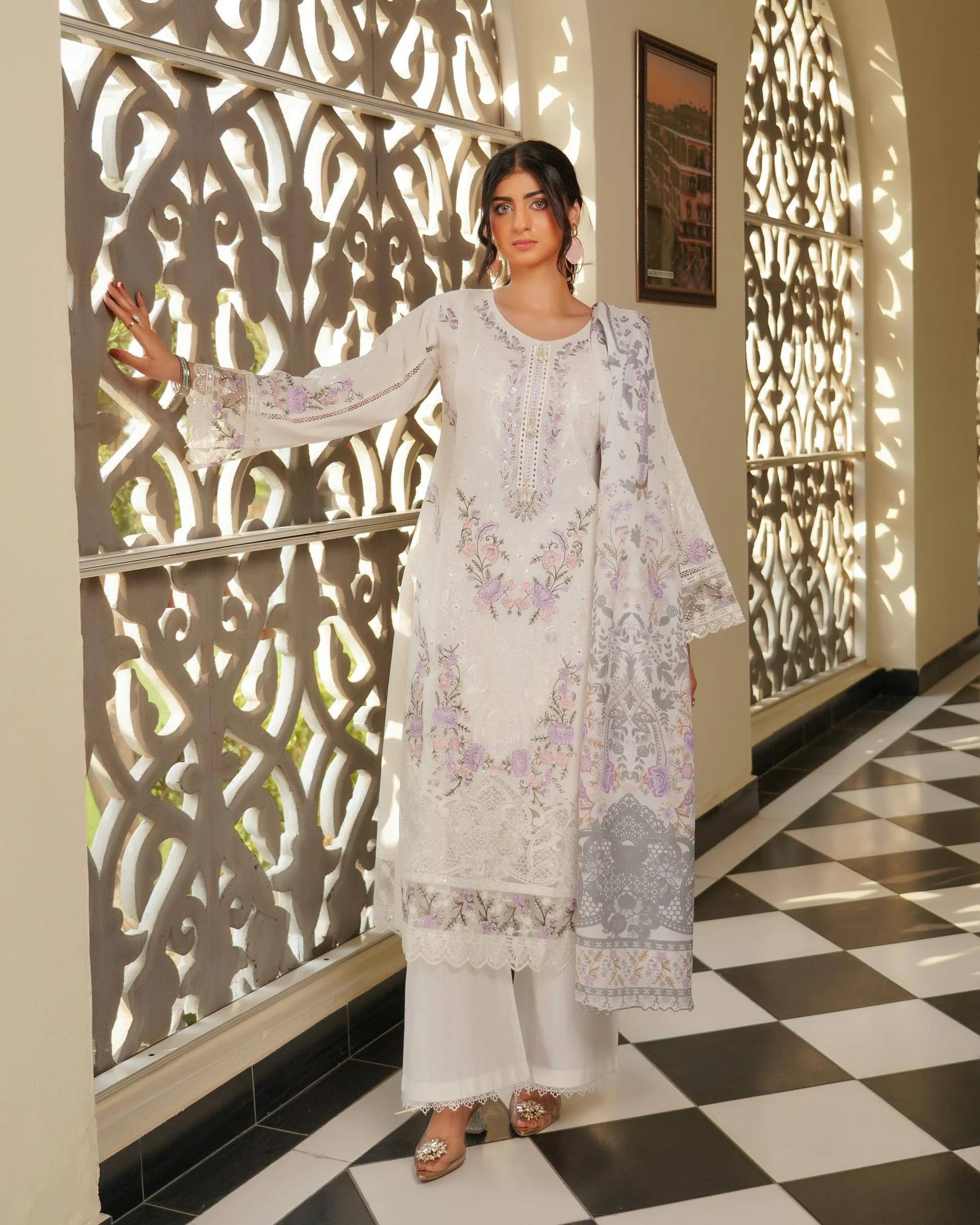 Zarmeen Blossom Suit - Image 3