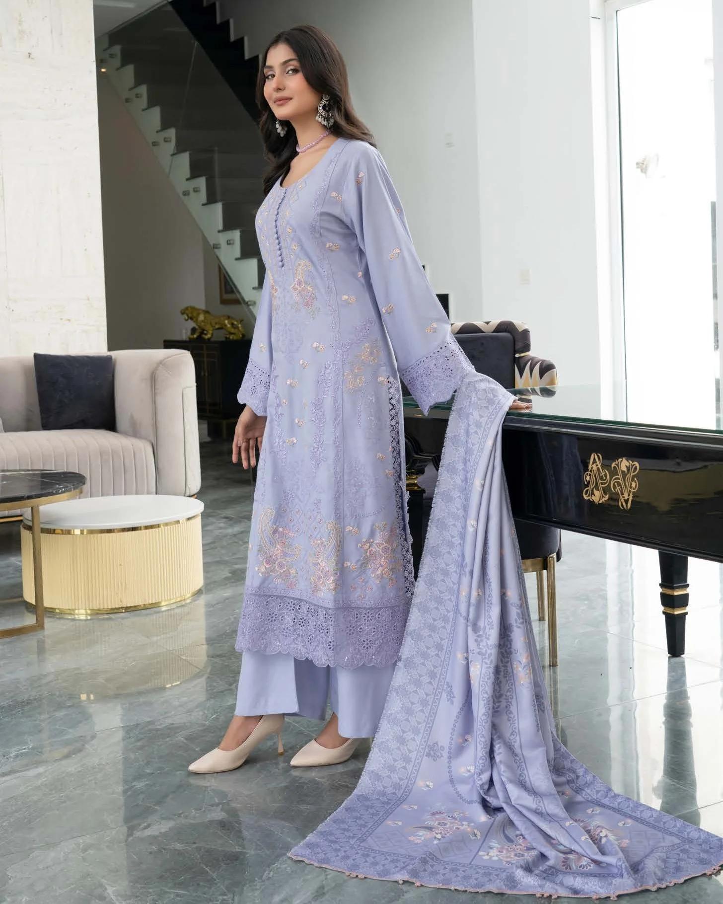 Embroidered Suit with Paisley Motifs - Image 3