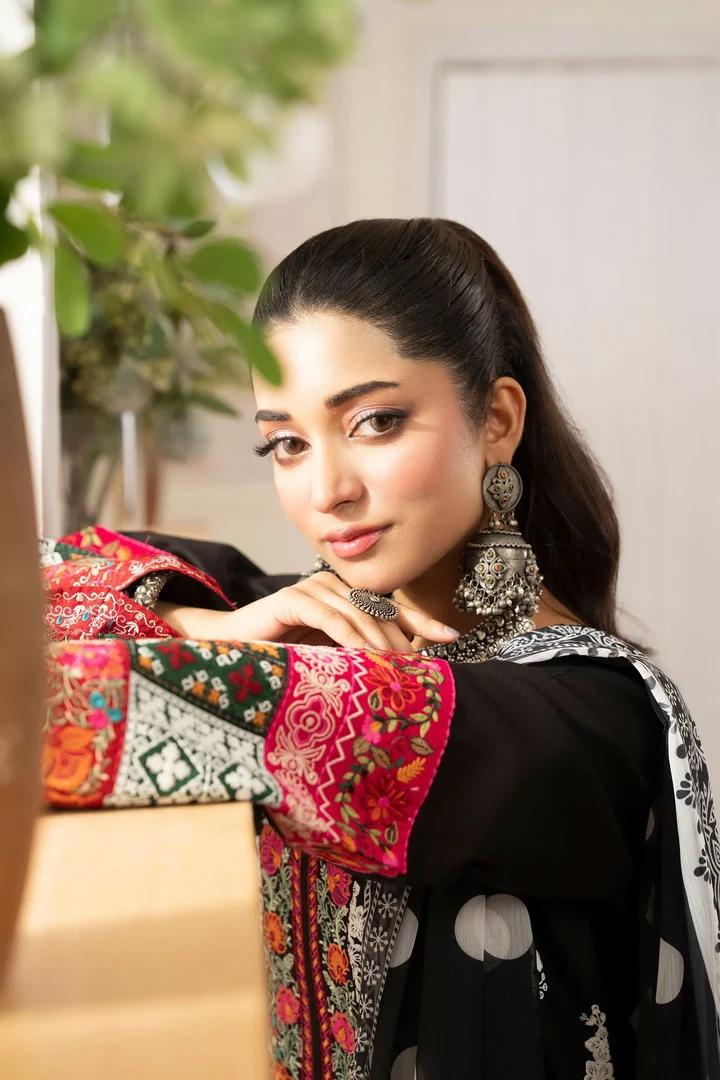 Flora Edit Embroidered Lawn Suit - Image 3