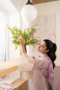 Traditional Lawn Suit & Elegant Embroidery - Thumbnail 7