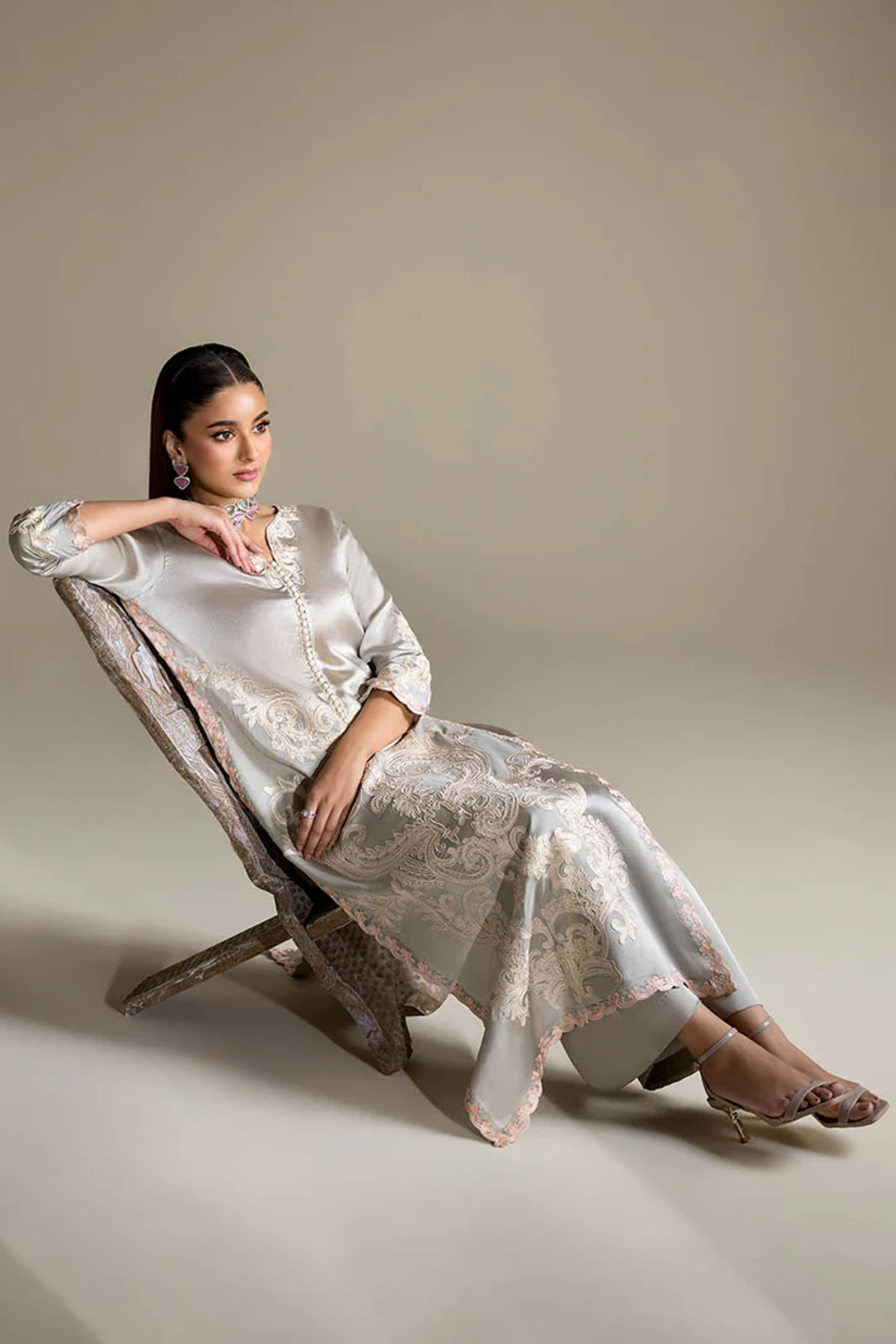 Thread Work Silk & Raw Silk Paneled - Thumbnail 7