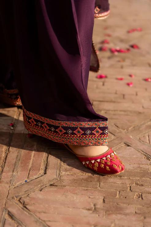 Embroidered Short Shirt & Shalwar - Image 8
