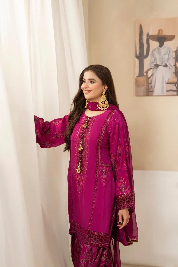Tilla Embroidered Silk Suit - Image 3