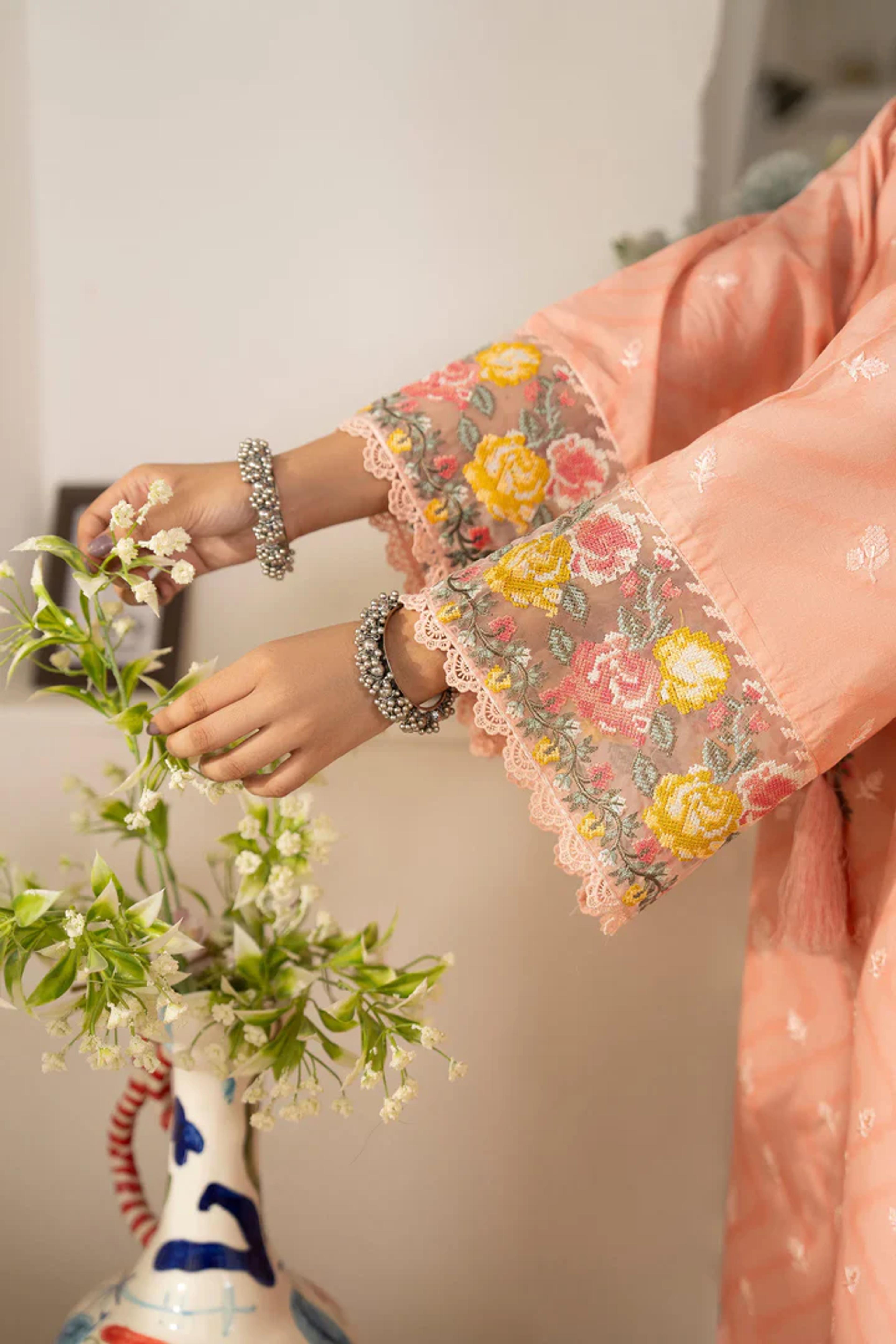 Embroidered Lawn Suit - Thumbnail 5