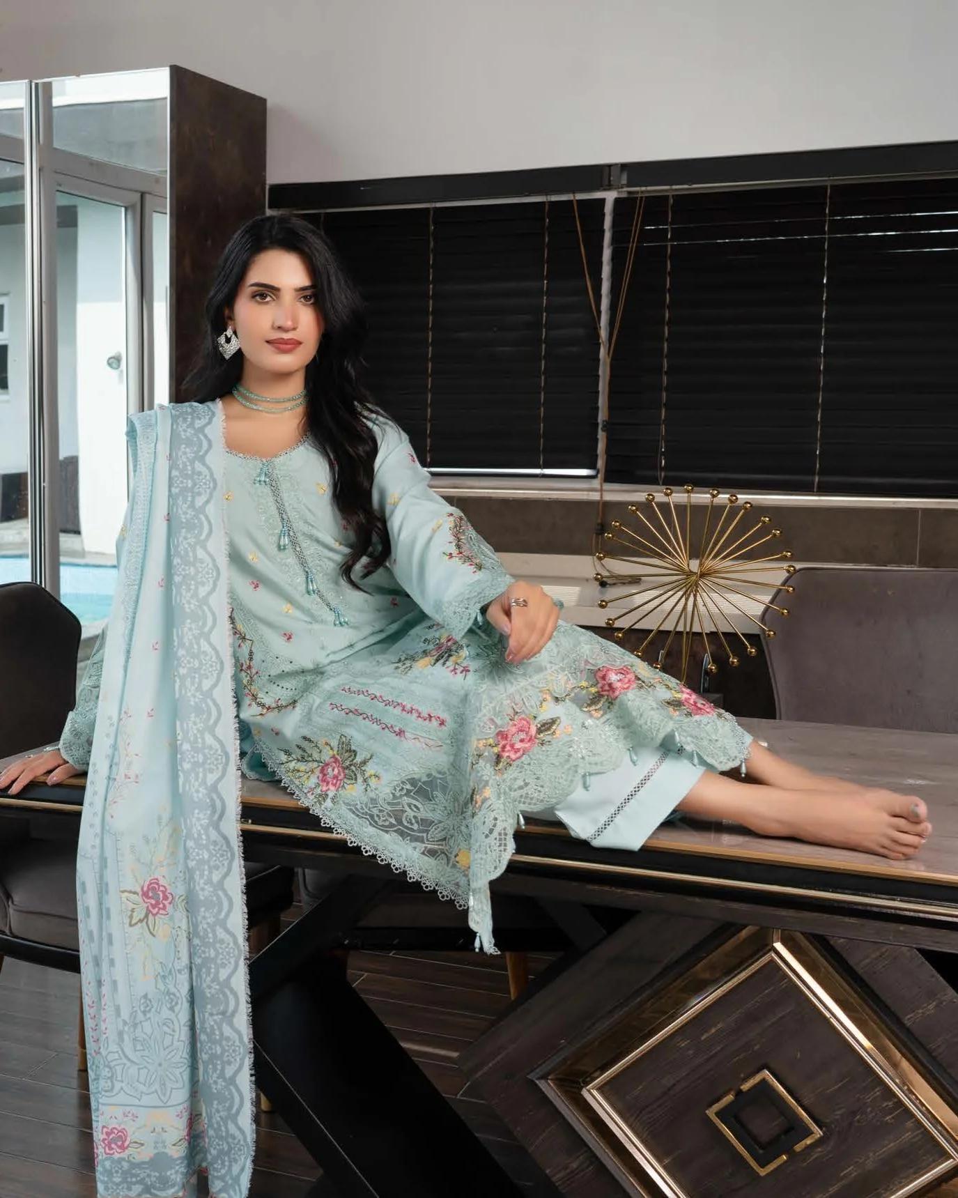 Embroidered Suit with Rose Motifs - Image 4