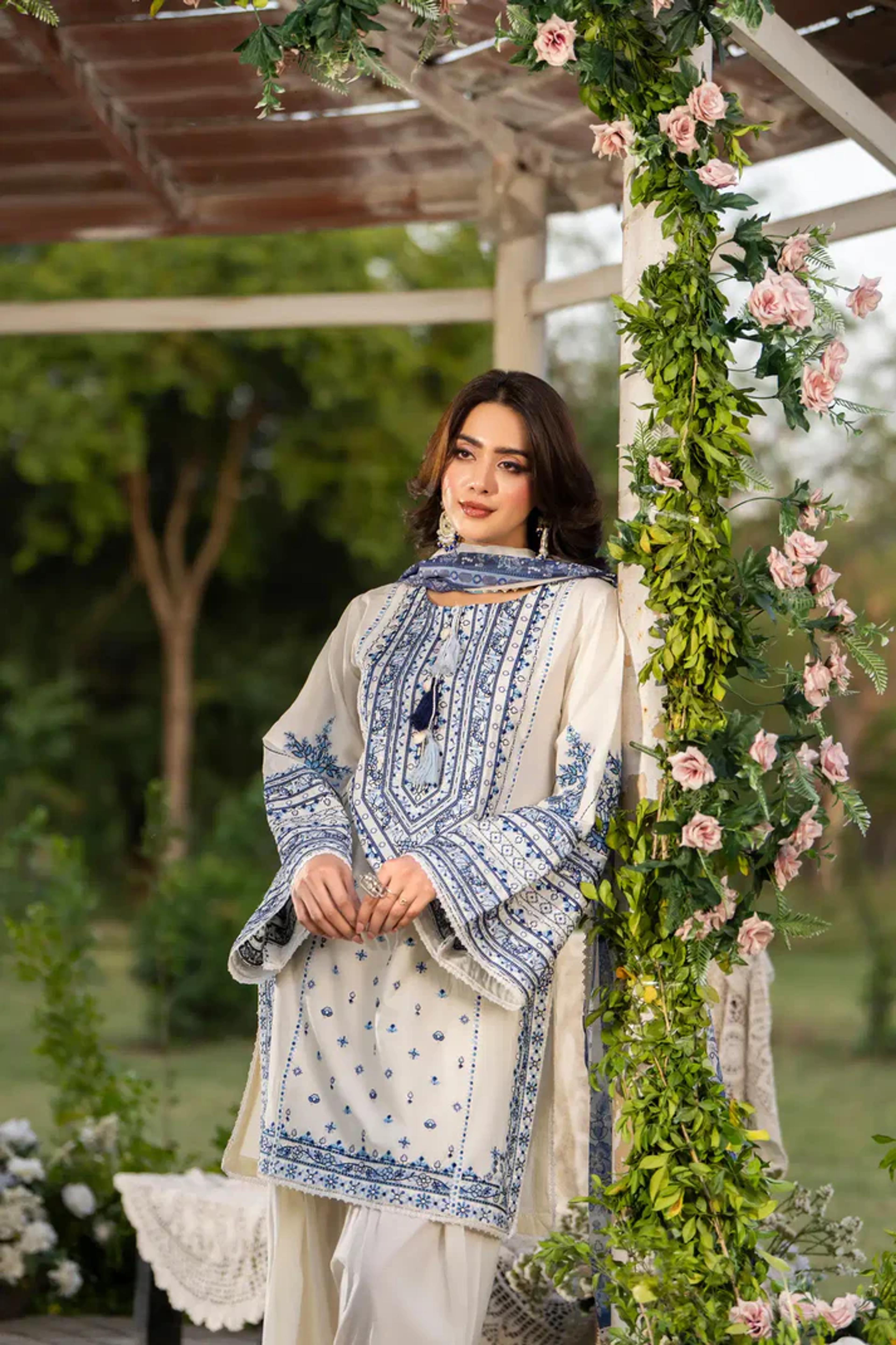 Multi-Thread Embroidered Shirt with Classic Shalwar - Thumbnail 6
