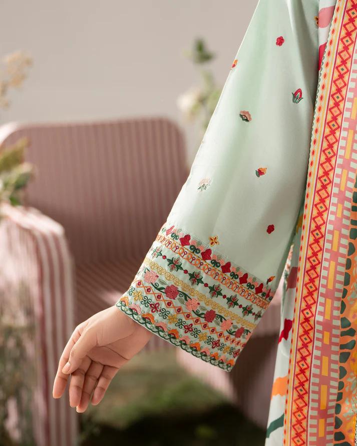 Short shirt with intricate multi-thread embroidery - Image 12