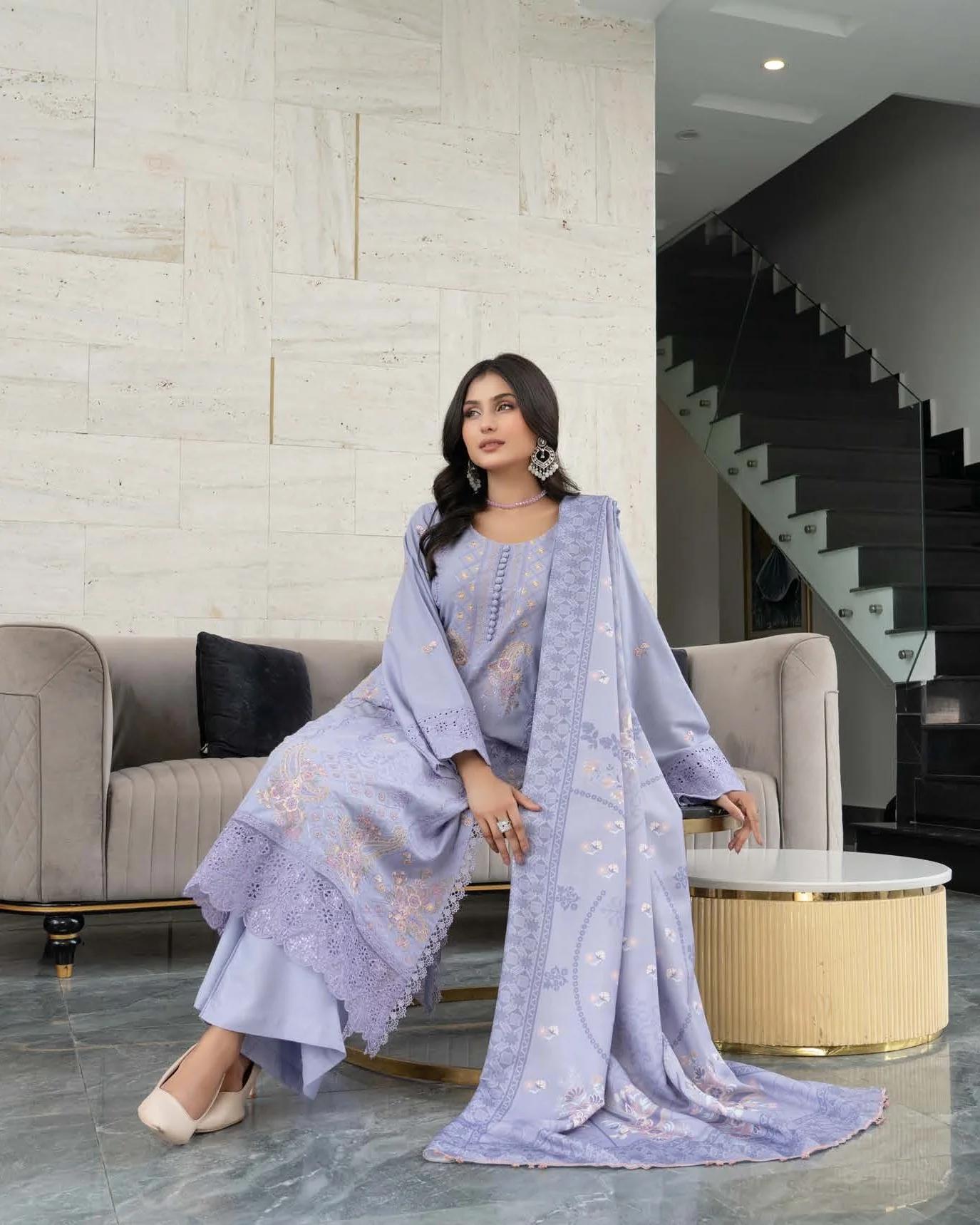 Embroidered Suit with Paisley Motifs - Image 5
