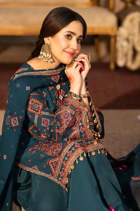Embroidered Short Shirt & Shalwar - Image 5