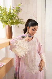 Traditional Lawn Suit & Elegant Embroidery - Thumbnail 3