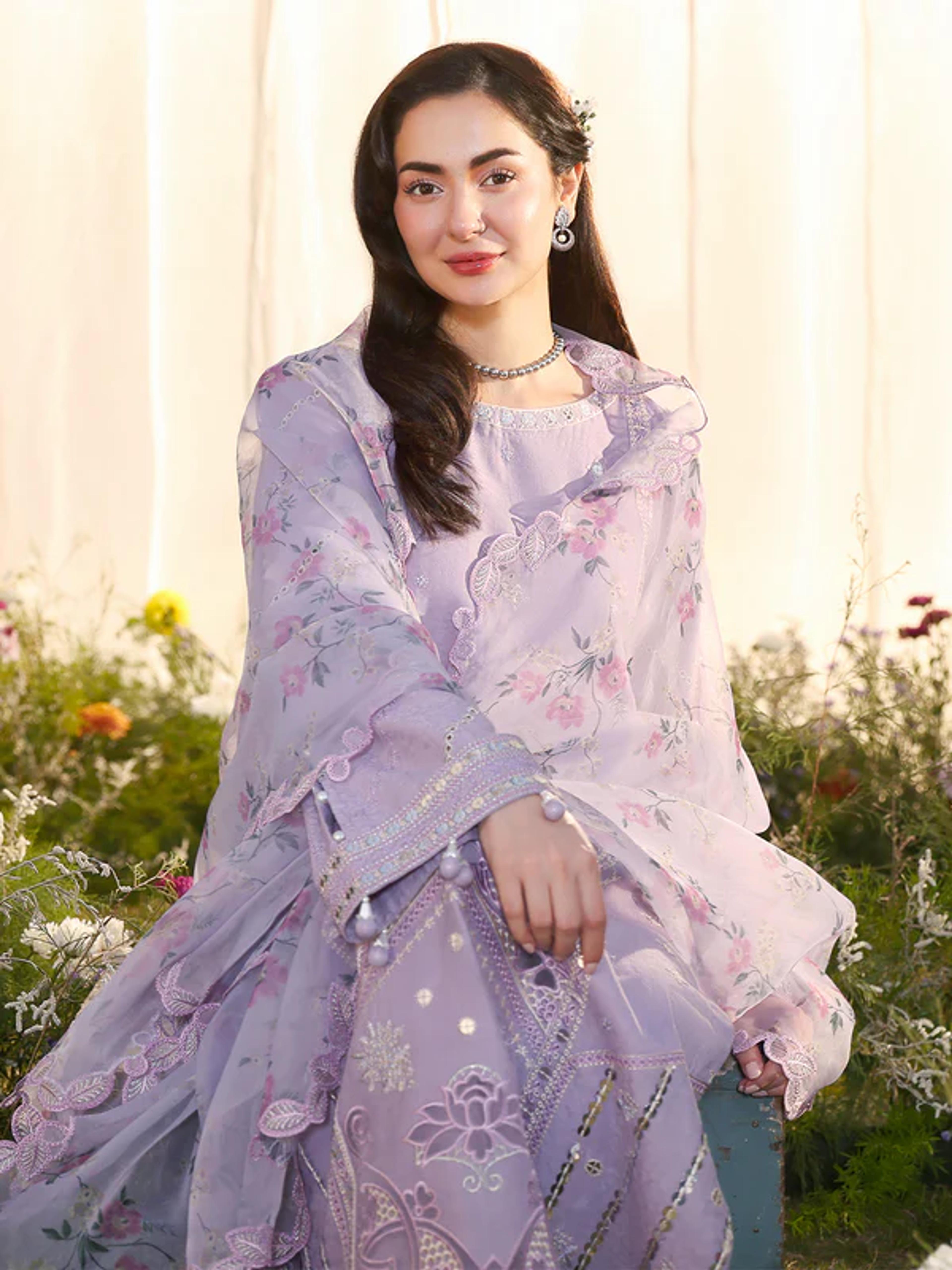 Luxury Jacquard Suit with Floral Cutwork Dupatta & Stonework - Thumbnail 5