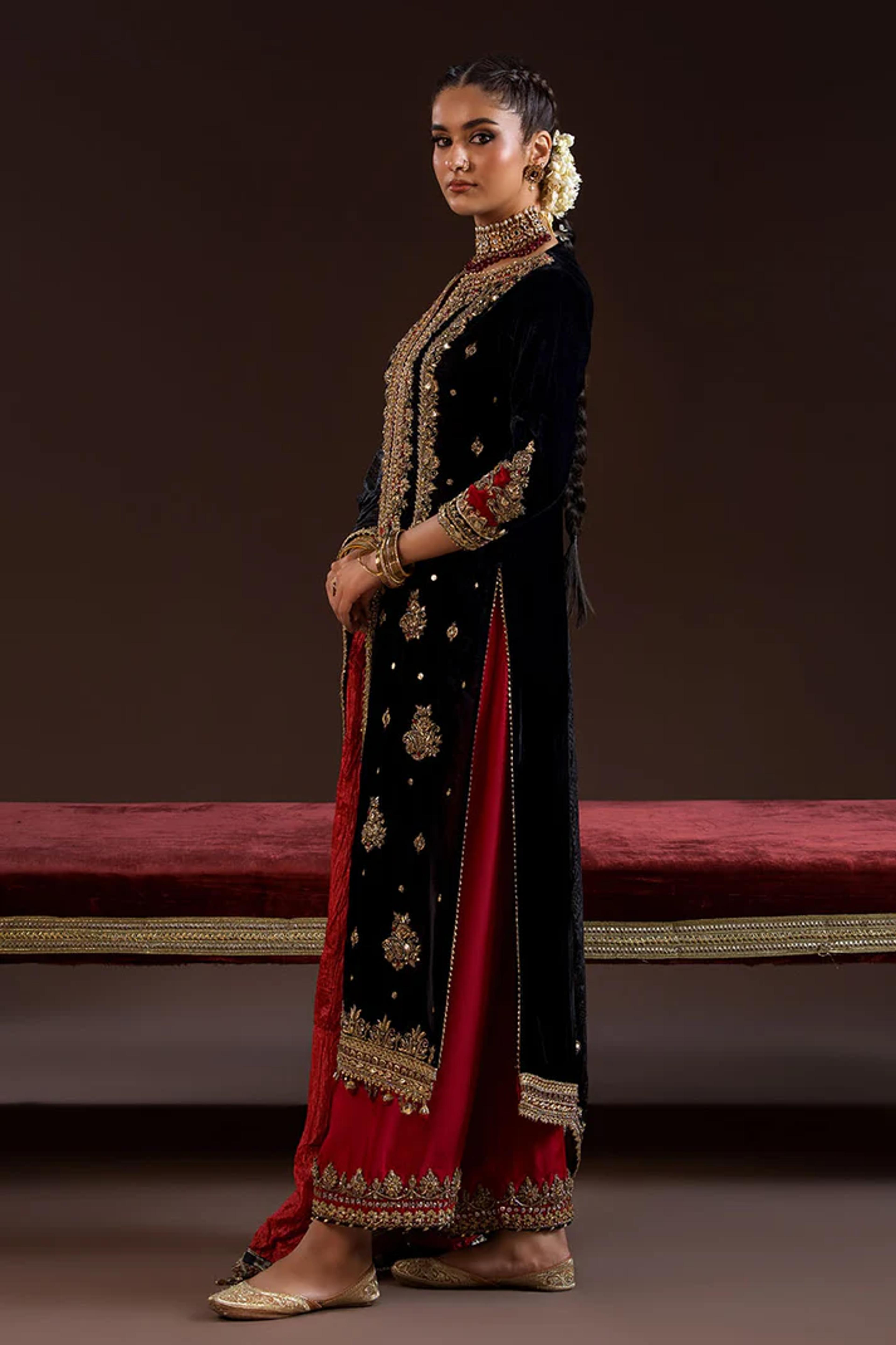 Hand-Embroidered Velvet & Silk - Thumbnail 3