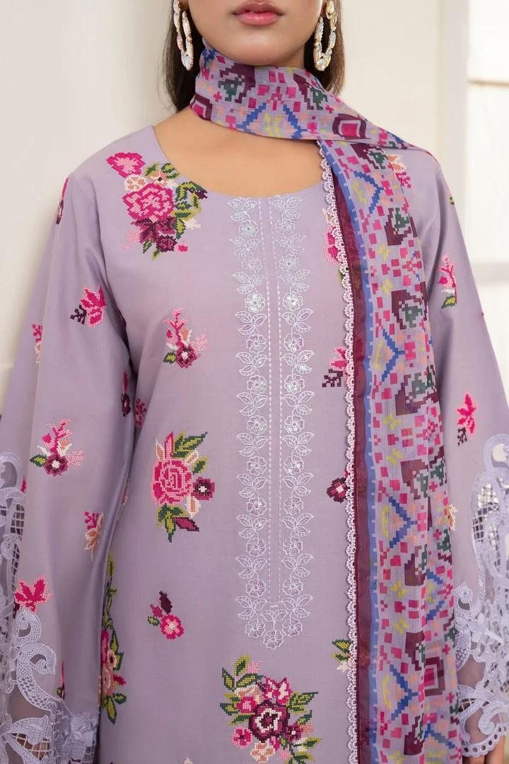 Elegant Lawn Suit with Farshi Sweep - Image 4